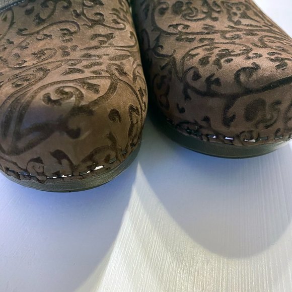 Dansko Prima Brown Floral Embossed Suede Leather Clogs EU Size 41 US Size 10.5 - Picture 6 of 12